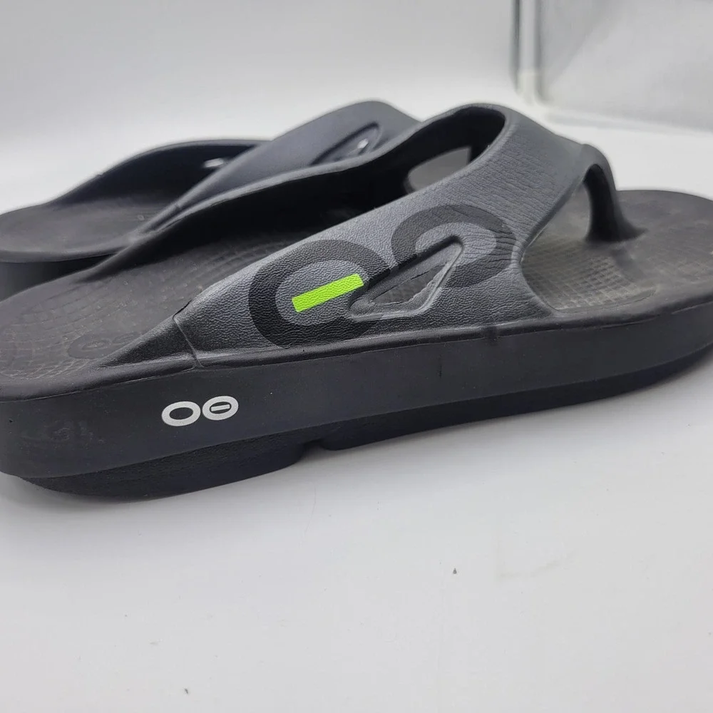 OOFOS OOriginal Sport Sandal Black Graphite Recovery Flip Flop Mens 8 Womens‎ 10
